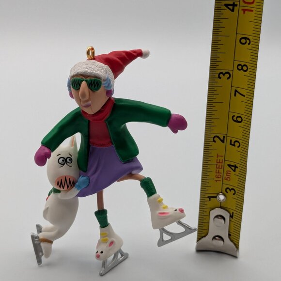 Hallmark Keepsake Maxine On Thin Ice 1999, Vintage Christmas Ornament - Picture 9 of 10